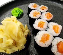 Мини ролл с лососем