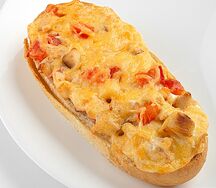 Горячий бутерброд с курицей и помидорами