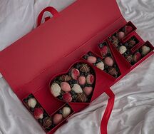 Клубника в шоколаде Love