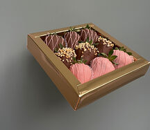 Клубника в молочном и клубничном шоколаде 