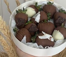 Клубника в молочном шоколаде 