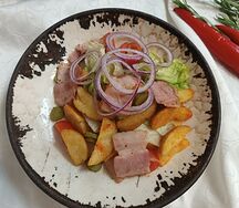 Салат с беконом и картофелем Айдахо