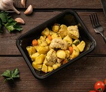 Тушеный картофель с грудкой