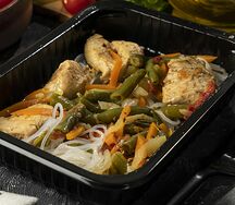 Фунчоза с курицей и овощами