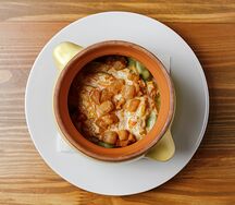 Вареники картофелем и луком в горшочке
