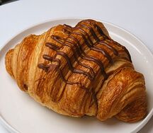 Круассан с шоколадом
