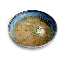 Куриный суп с яйцом пашот