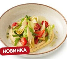 Салат с хумусом и артишоками