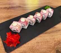 Ролл с копченой курицей и беконом
