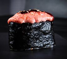 Запеченный гункан с угрем