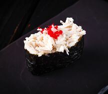 Гункан с крабом