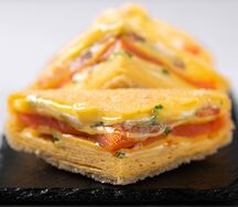 Тортилья-сэндвич с лососем