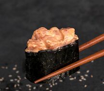 Суши Спайси сяке