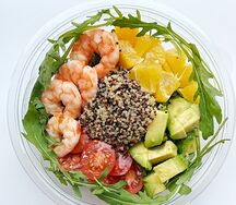 Fitness боул с киноа и креветками