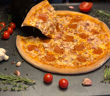 Мясная пицца с двойной начинкой