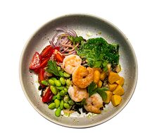 Поке с креветками и чёрным рисом
