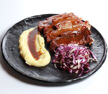 Брискет томленный в смокере