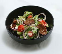 Салат с говядиной в имбирной заливке