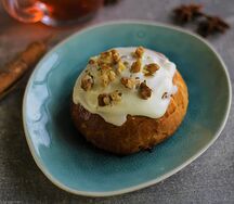 Синнабон с орехами и сгущенкой