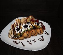Вафля с фруктами