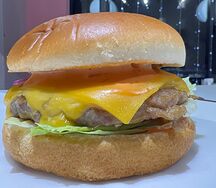 Бургер с двойной куриной котлетой