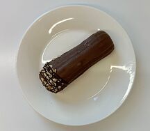 Эклер крем-брюле