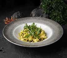 Тальятелле с курицей и соусом Песто