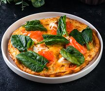Омлет со шпинатом и лососем