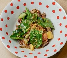 Салат с говядиной, фасолью и грибами