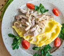 Свиная вырезка в сливочном соусе с картофельным пюре