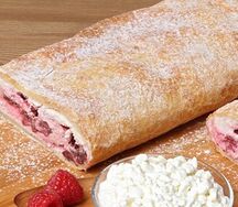 Штрудель с творогом и малиной 