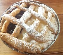 Мини-пирог с творогом и клубникой