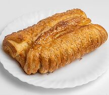 Слойка с картофелем и сосиской