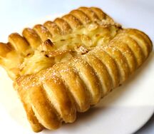  Полоска с творожной начинкой и марципаном