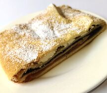 Штрудель творожно-абрикосовый с маком