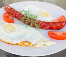 Яичница с сосиской 