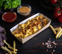 Картофель фри с топпингом и беконом