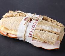 Багет с индейкой и сыром