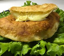 Чебурек с сыром