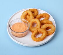 Кольца кальмара с соусом Спайси