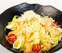 Салат Цезарь с курицей