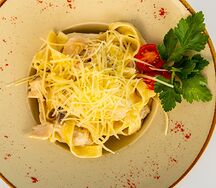 Феттуччине с курицей и грибами