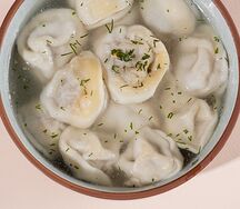 Пельмени с бульоном