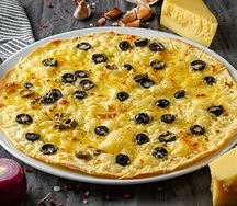 Фокачча с сыром и маслинами