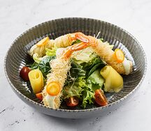Салат с хрустящими креветками