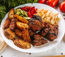 Шашлык из cвинoй шеи с гарниром