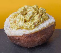 Запечённый картофель с копченой грудкой карри