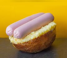 Запечённый картофель с сосисками