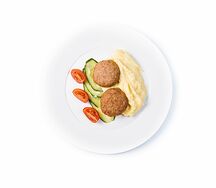 Детские котлетки с пюре из картофеля