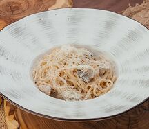 Паста с курицей и грибами шиитаке